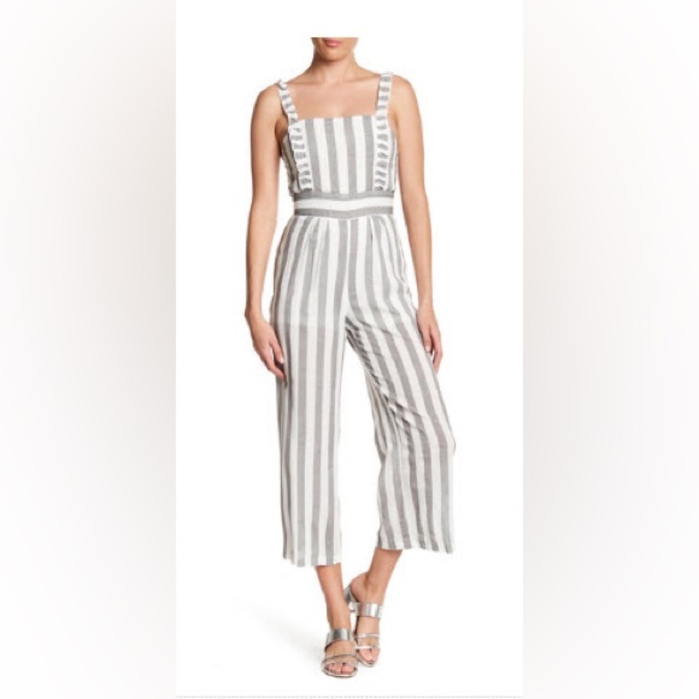 Know One Cares Lightweight Jumpsuit Size M - Picture 2 of 6